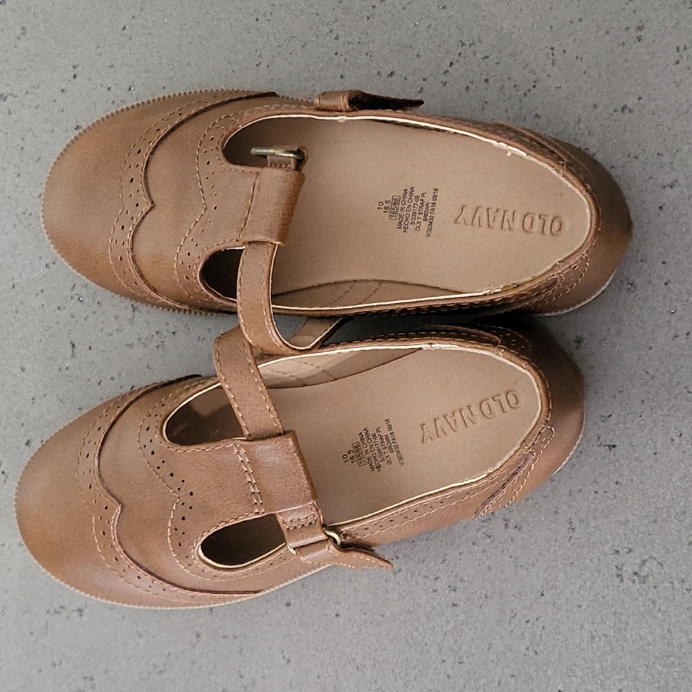 Girls brown shoes